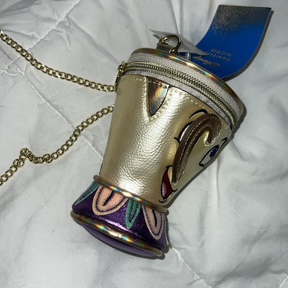 DISNEY X DANIELLE NICOLE NWT RARE CHIP BEAUTY & THE BEAST CROSSBODY BAG - Picture 4 of 4